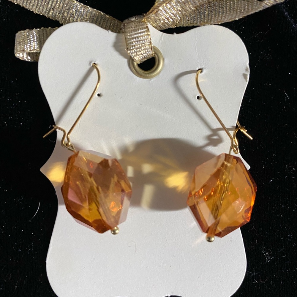 ꨄ 𝑅𝑜𝑚𝑎𝑛𝑡𝑖𝑐 𝐺𝑙𝑎𝑠𝑠 𝐸𝑎𝑟𝑟𝑖𝑛𝑔𝑠 ꨄ